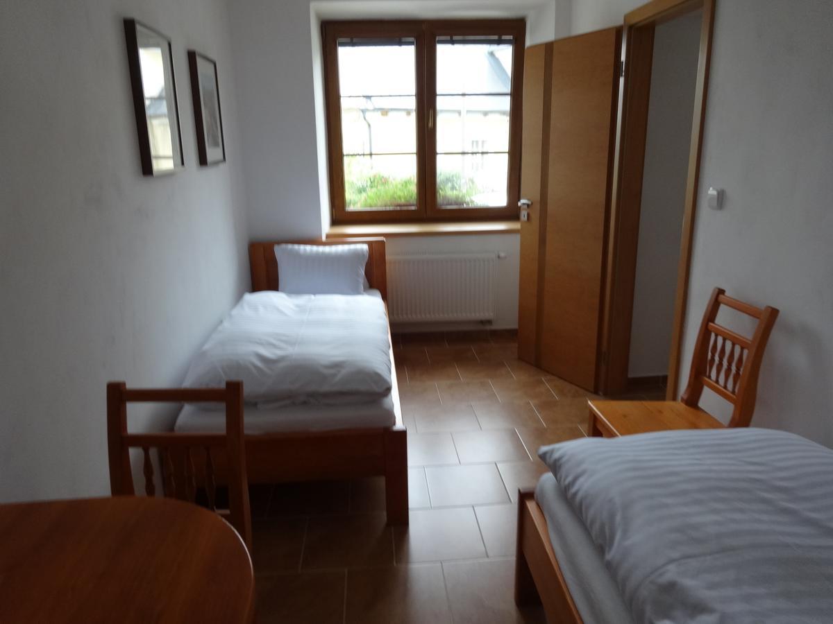 Hostinec u Janatů s ubytováním Cestin Quarto foto
