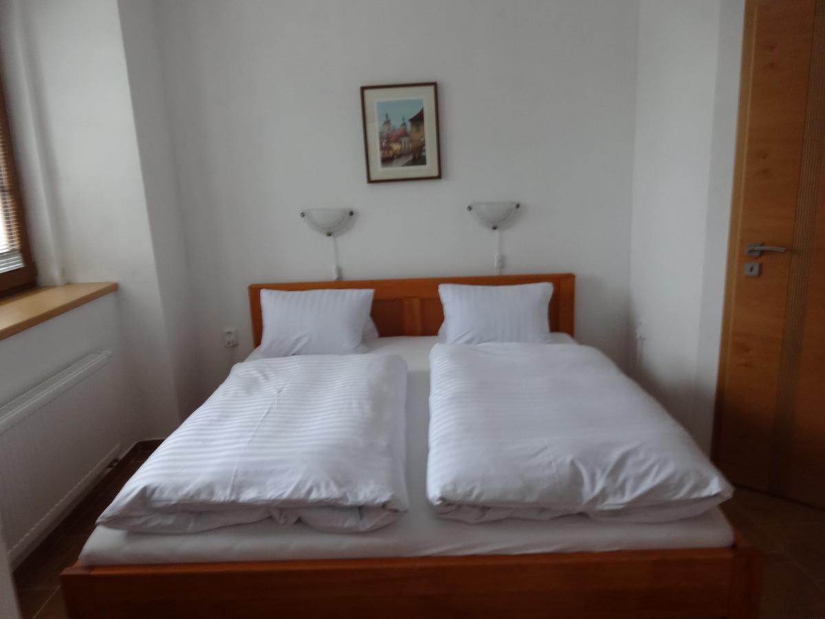 Hostinec u Janatů s ubytováním Cestin Quarto foto