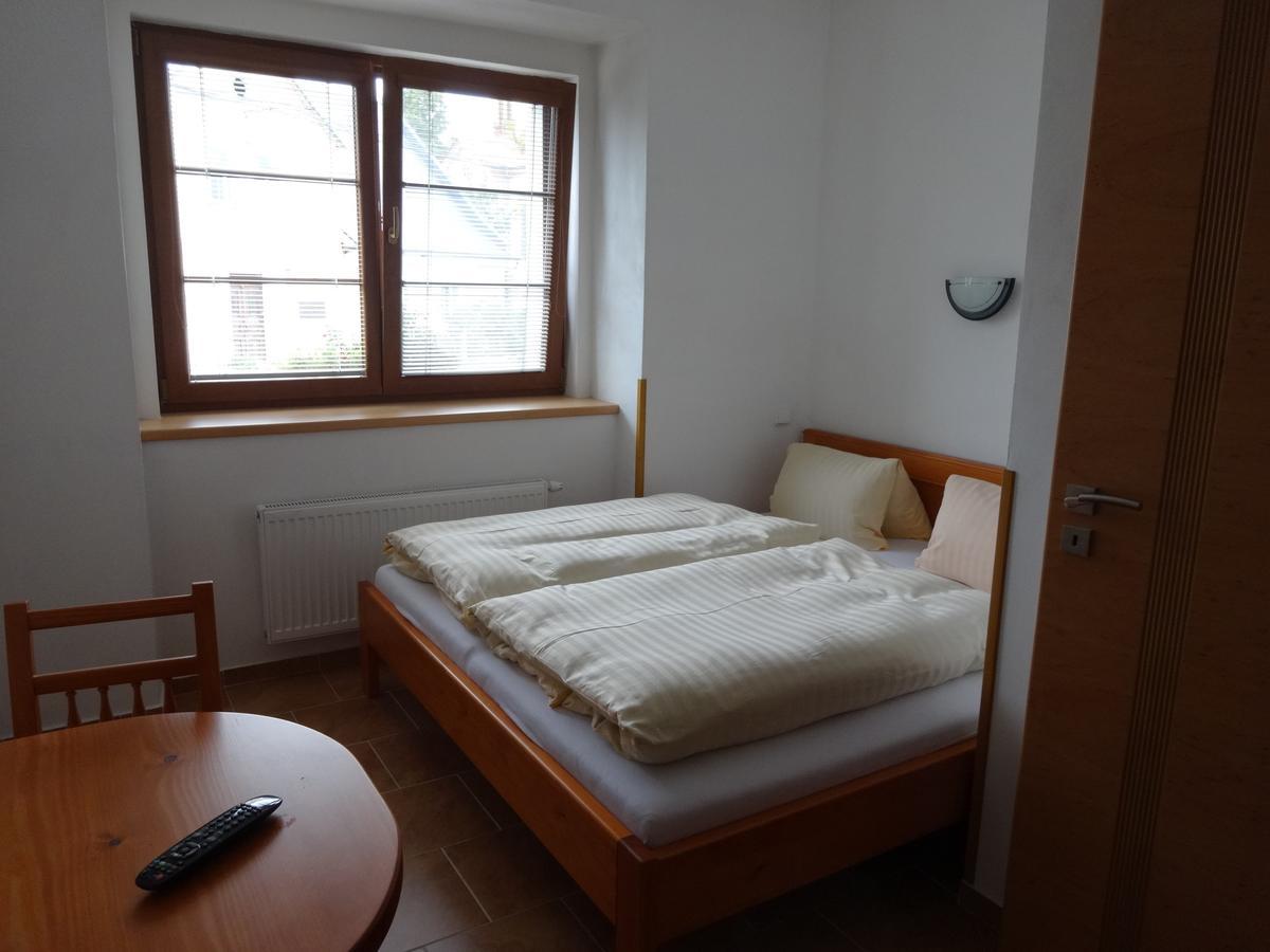 Hostinec u Janatů s ubytováním Cestin Quarto foto