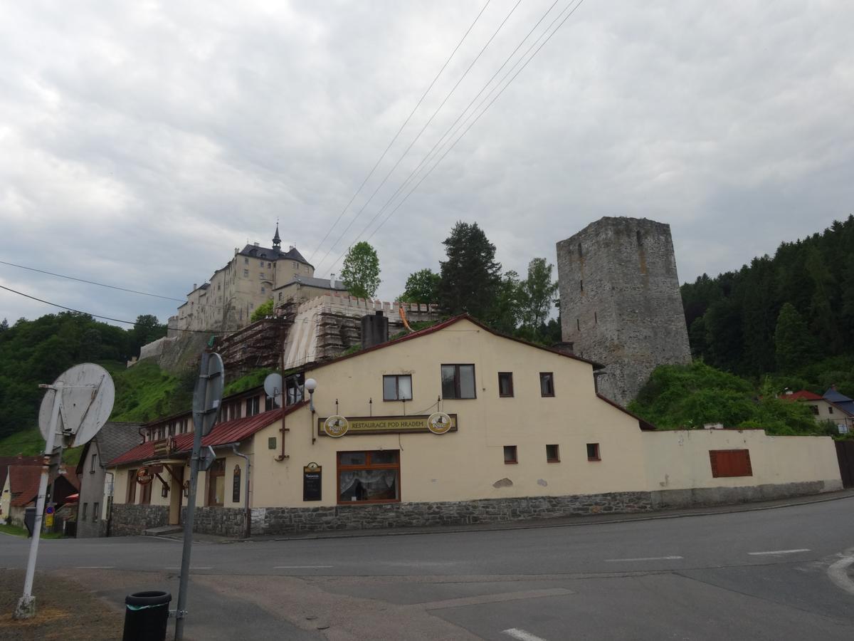 Hostinec u Janatů s ubytováním Cestin Exterior foto