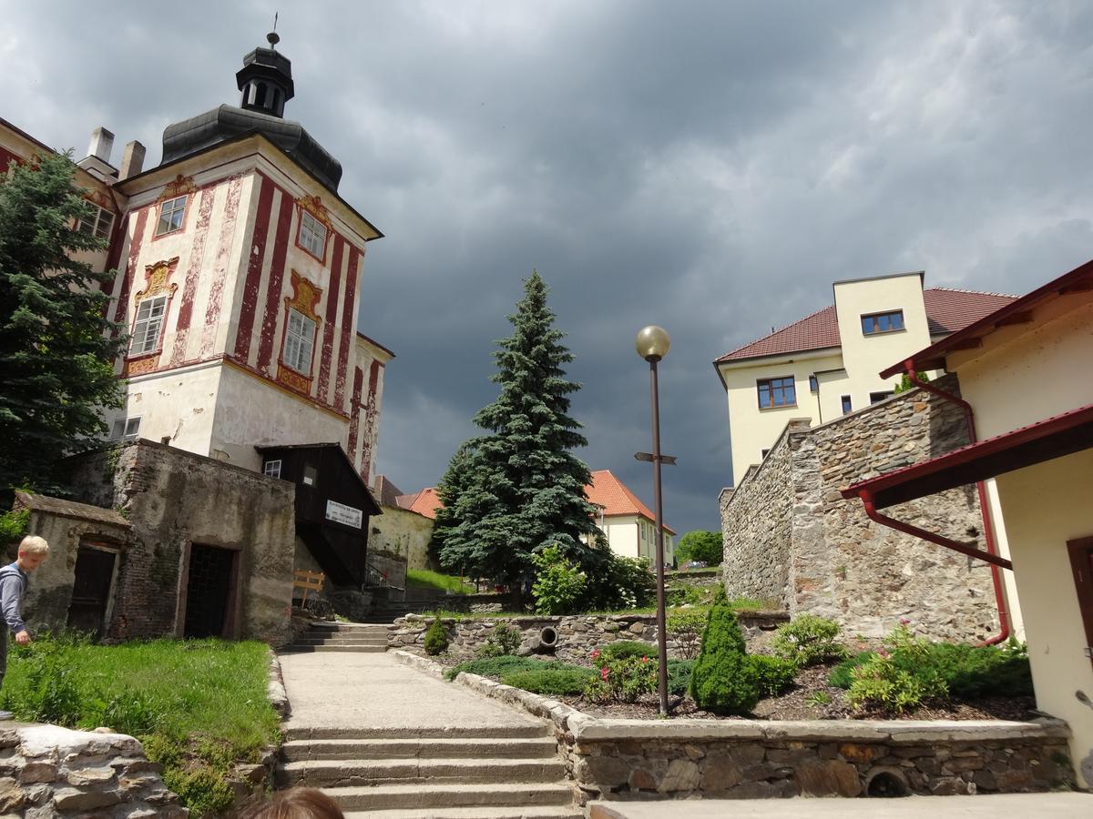 Hostinec u Janatů s ubytováním Cestin Exterior foto
